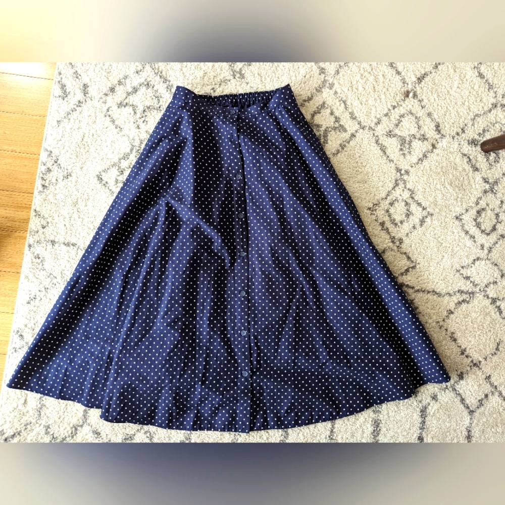 Circle skirt with polka dots :)